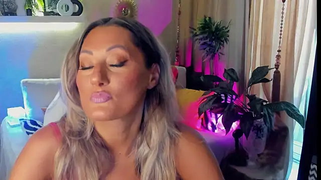 SarahAlluring online show from July 11, 12:52 pm