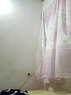 Snapshot of Sexi_girl29 chatting on November 1, 9:33 am Sexi girl29 online show from November 1, 9:33 am