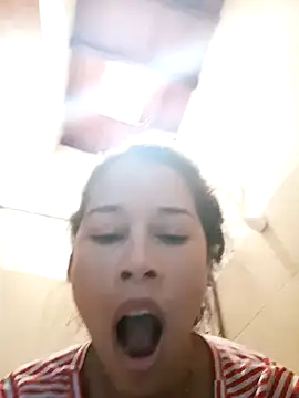 Snapshot of Sexi_girl29 chatting on November 6, 11:00 am Sexi girl29 online show from November 6, 11:00 am