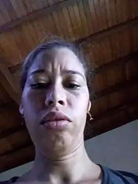 Snapshot of Sexi_girl29 chatting on December 4, 9:29 am Sexi girl29 online show from December 4, 9:29 am