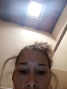 Snapshot of Sexi_girl29 chatting on March 13, 2:40 am Sexi girl29 online show from March 13, 2:40 am