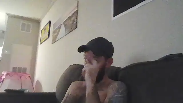 Snapshot of whowantsacreampie chatting on October 15, 12:38 pm whowantsacreampie online show from October 15, 12:38 pm