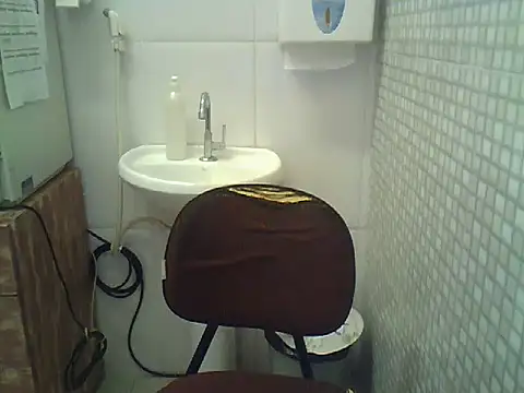 Snapshot of pdasgyn chatting on October 28, 12:41 pm pdasgyn online show from October 28, 12:41 pm