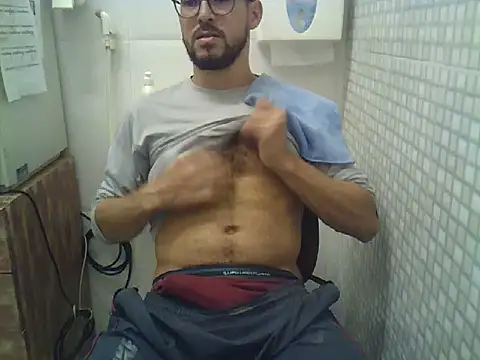 Snapshot of pdasgyn chatting on December 2, 12:10 pm pdasgyn online show from December 2, 12:10 pm