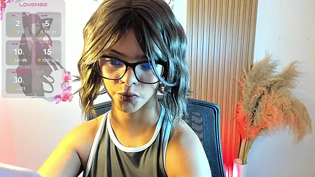 Snapshot of Milabrown_ chatting on October 2, 5:09 pm Milabrown online show from October 2, 5:09 pm