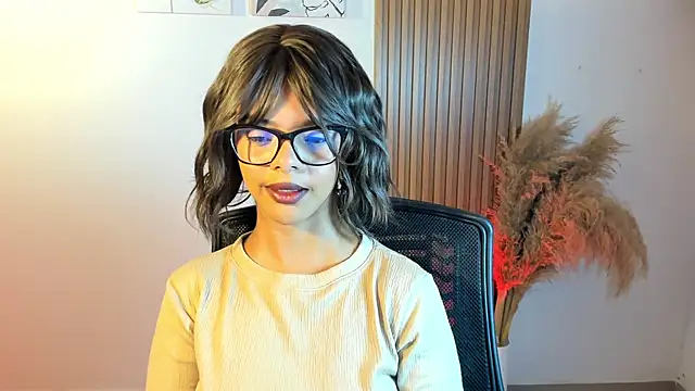 Snapshot of Milabrown_ chatting on October 4, 9:13 pm Milabrown online show from October 4, 9:13 pm