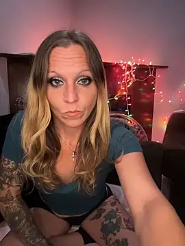 Snapshot of DaddysCuteGirl69 chatting on October 21, 4:46 am DaddysCuteGirl69 online show from October 21, 4:46 am