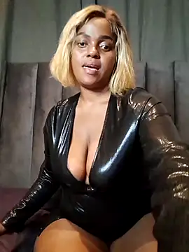 Snapshot of LustyDeziree1 chatting on March 11, 7:58 pm LustyDeziree1 online show from March 11, 7:58 pm