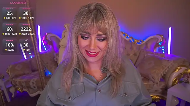 Snapshot of CandyLadyyy chatting on September 28, 8:25 pm CandyLadyyy online show from September 28, 8:25 pm