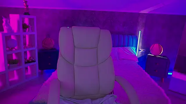 CandyLadyyy online show from April 28, 4:06 am