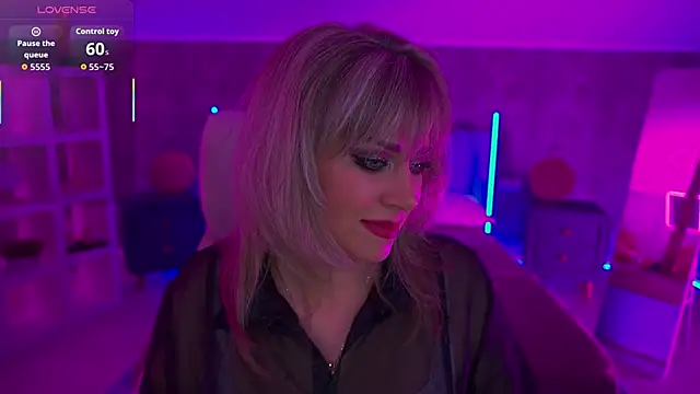 CandyLadyyy online show from June 8, 8:53 pm