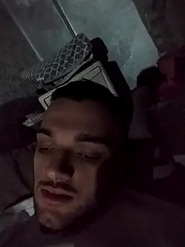 Francescodicristina44 online show from February 15, 9:44 pm