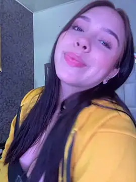 Snapshot of LunaCandy_ chatting on November 19, 10:59 am LunaCandy online show from November 19, 10:59 am