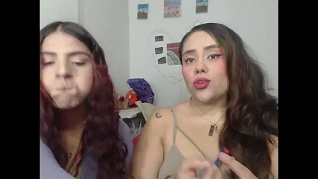 Snapshot of nicky_andcamil chatting on November 21, 10:52 pm nicky andcamil online show from November 21, 10:52 pm