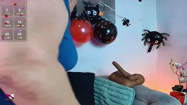 Snapshot of EllenaBoobs_ chatting on October 28, 6:06 am EllenaBoobs online show from October 28, 6:06 am