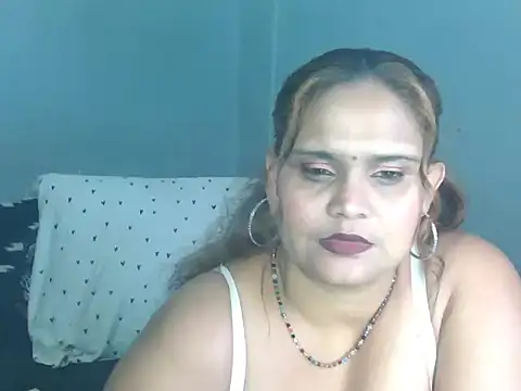 clover cams1874 online show from November 25, 10:15 am