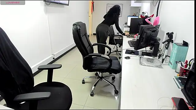 jenn cg online show from October 13, 3:56 pm