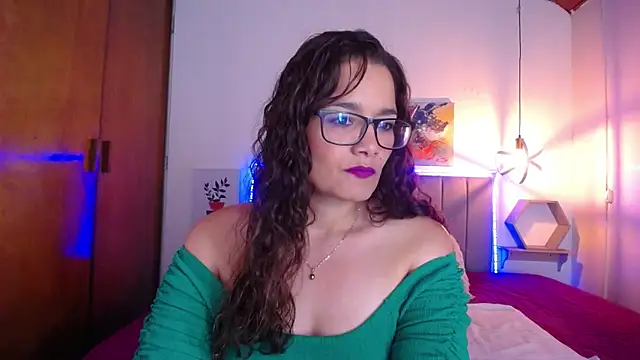 Rose Thompson1 online show from March 13, 3:06 pm