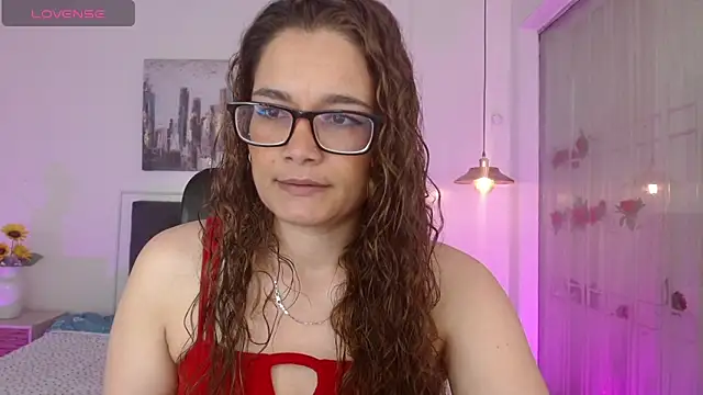 Rose Thompson1 online show from May 6, 1:49 pm
