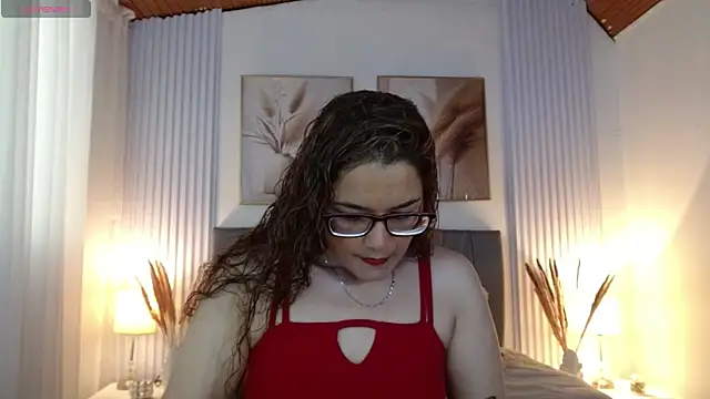 Rose Thompson1 online show from May 19, 1:39 pm