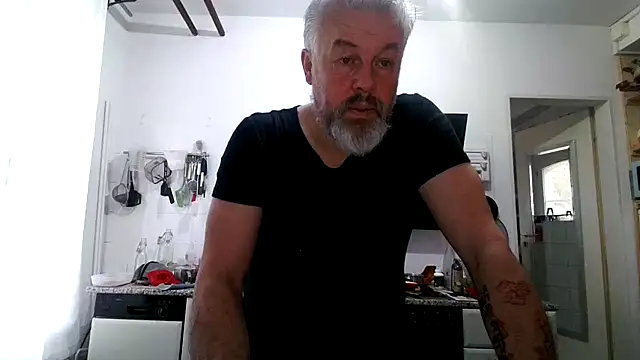 Berg Boy online show from February 14, 8:22 am