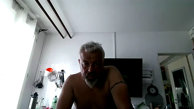 Berg Boy online show from August 6, 4:53 pm