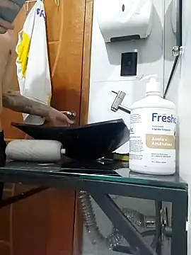 Snapshot of craxybaby chatting on November 17, 2:45 pm craxybaby online show from November 17, 2:45 pm