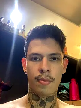 Snapshot of craxybaby chatting on December 16, 9:31 pm craxybaby online show from December 16, 9:31 pm