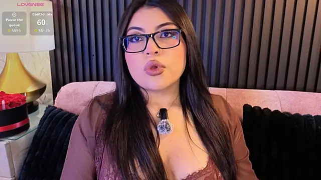 Snapshot of Alexa_Madisson chatting on July 1, 7:46 pm Alexa Madisson online show from July 1, 7:46 pm