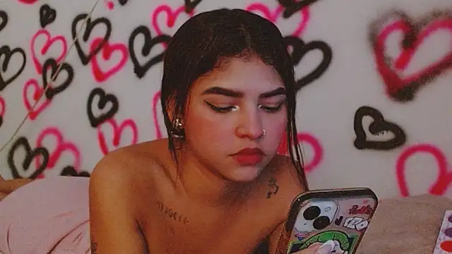 Snapshot of kityy_playful chatting on October 25, 8:03 pm kityy playful online show from October 25, 8:03 pm