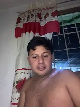 Snapshot of Mr_brian03 chatting on June 28, 5:24 am Mr brian03 online show from June 28, 5:24 am