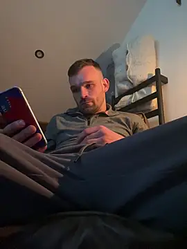 Snapshot of LKC94 chatting on March 22, 1:54 am LKC94 online show from March 22, 1:54 am