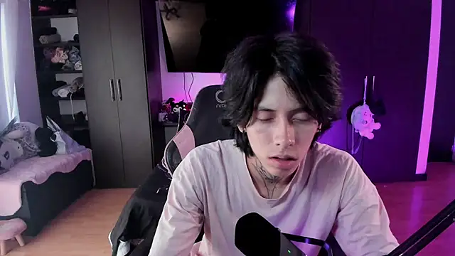 xIce Boy online show from December 22, 12:57 pm