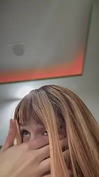 Snapshot of LoganPeny chatting on November 1, 5:31 am LoganPeny online show from November 1, 5:31 am