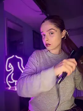 Snapshot of LoganPeny chatting on November 11, 3:50 am LoganPeny online show from November 11, 3:50 am