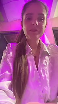 Snapshot of LoganPeny chatting on December 16, 11:10 pm LoganPeny online show from December 16, 11:10 pm