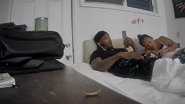 Snapshot of Foxdaguy chatting on March 14, 11:04 am Foxdaguy online show from March 14, 11:04 am