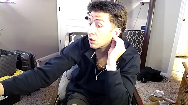 Snapshot of MidwestStroke chatting on November 6, 6:47 am MidwestStroke online show from November 6, 6:47 am