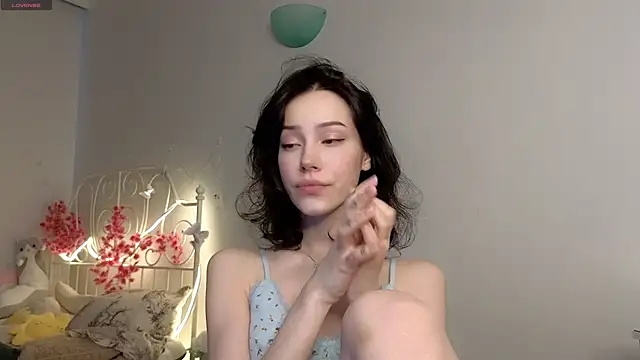 glamourr online show from June 16, 9:23 am