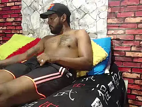 Snapshot of BladeFoxxx1 chatting on July 5, 10:44 am BladeFoxxx1 online show from July 5, 10:44 am