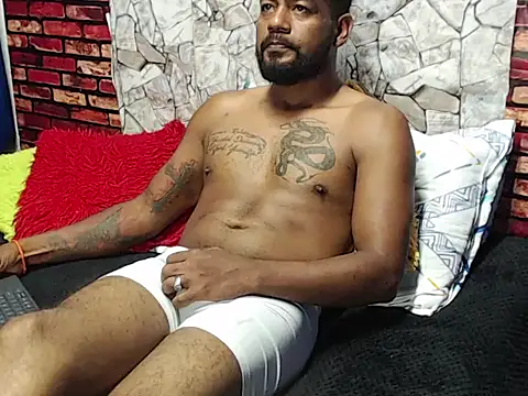 Snapshot of BladeFoxxx1 chatting on July 14, 5:34 am BladeFoxxx1 online show from July 14, 5:34 am