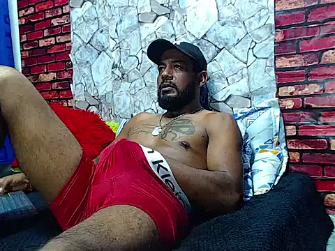 Snapshot of BladeFoxxx1 chatting on July 28, 2:51 am BladeFoxxx1 online show from July 28, 2:51 am