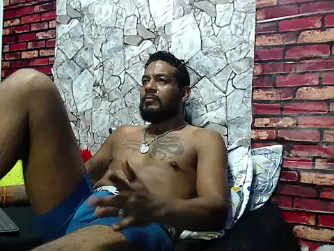 Snapshot of BladeFoxxx1 chatting on July 29, 4:10 am BladeFoxxx1 online show from July 29, 4:10 am