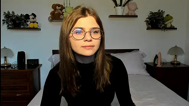 HaleyReedme online show from February 19, 8:10 am