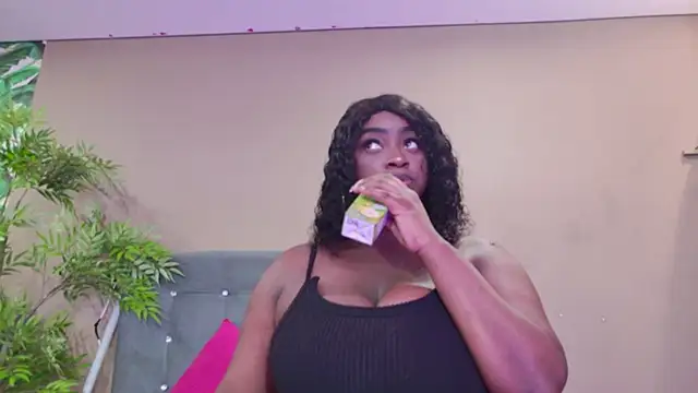 BetsyBennet  online show from December 19, 9:55 pm