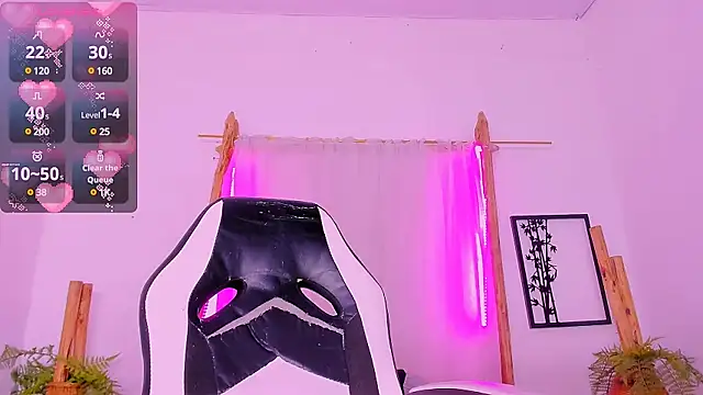 Brithanycullen online show from March 19, 7:40 am