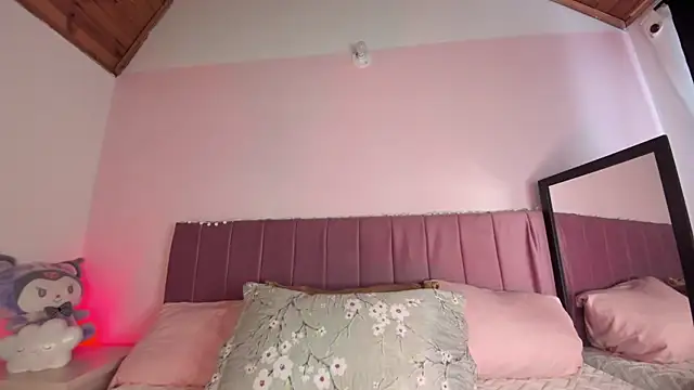 Snapshot of kitty-kryss chatting on October 24, 2:57 pm kitty-kryss online show from October 24, 2:57 pm