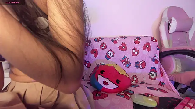 kitty-kryss online show from June 19, 1:04 pm