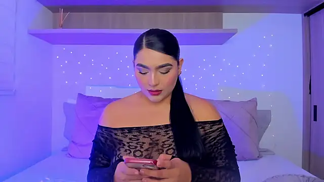 eva sainnt online show from April 30, 1:23 am