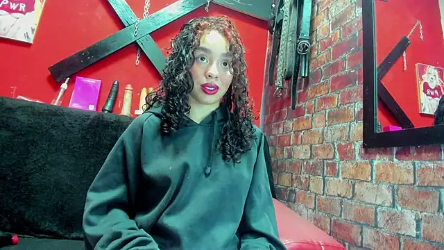 Snapshot of Tracy_KS chatting on November 3, 9:27 pm Tracy KS online show from November 3, 9:27 pm